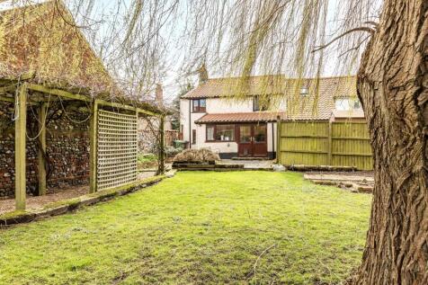 Charming Semi-Detached Period Cottage in Castle Acre