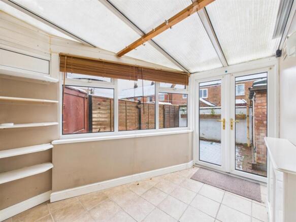 3 bed Semi-Detached for sale Image 4