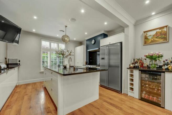 Hanger Hill, Weybridge, Surrey, KT13 photo 4