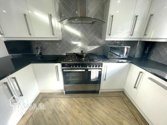 Kitchen 8.JPG