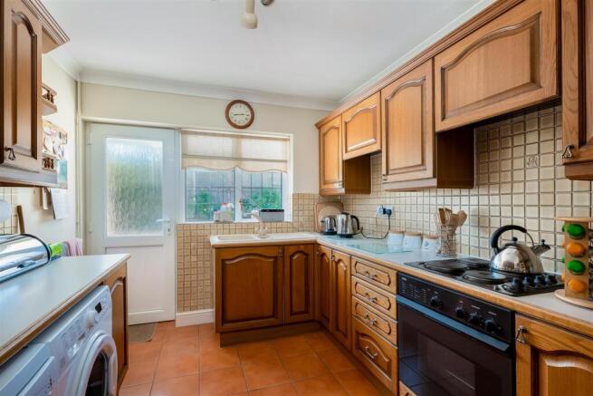 Poplar Farm Close, Milton-Under-Wychwood photo 4