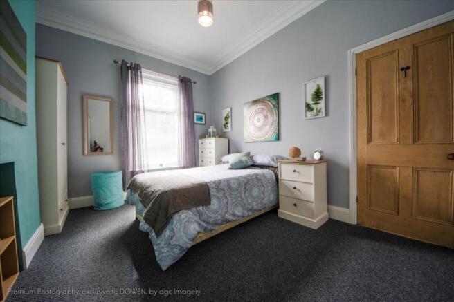BEDROOM 2