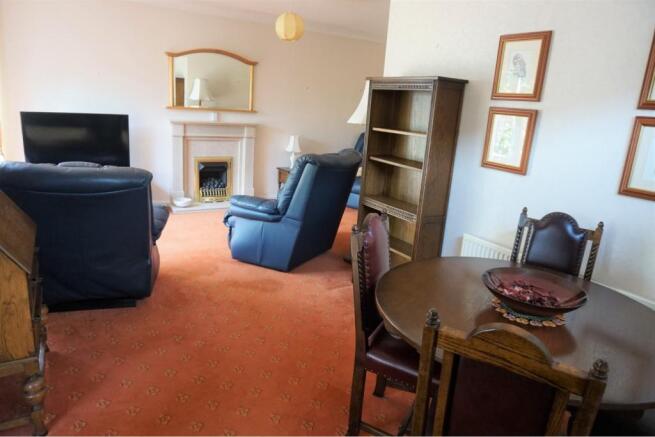Lounge/Dining Room