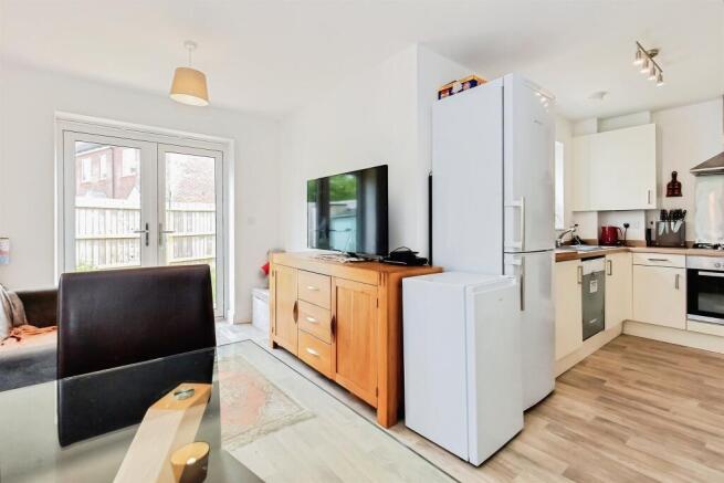Orchard Court, Saddington, Leicester photo 5