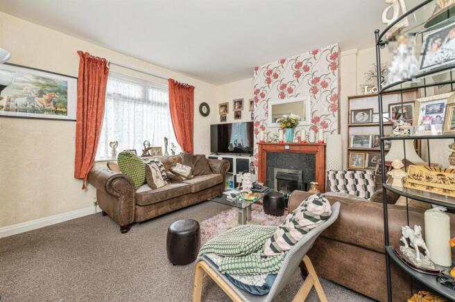 3 bed Semi-Detached for sale Image 4