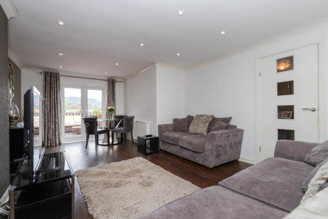 2 leven way paisley L-24