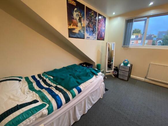6 bed Terraced to rent Image 5