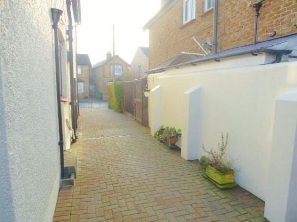 Full side drive way