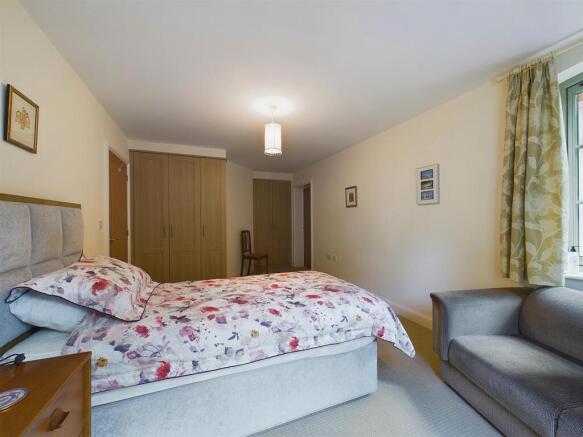 bed1.jpg