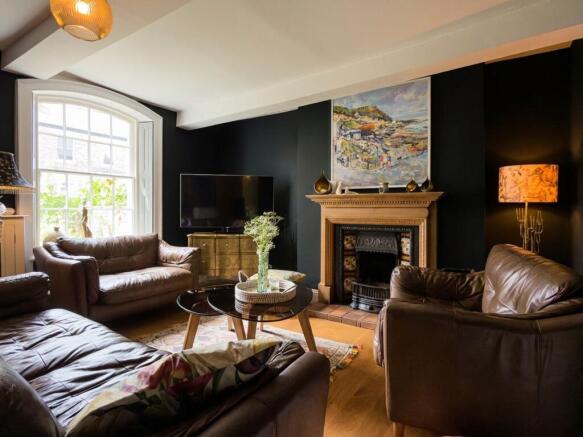 5 bed Semi-Detached for sale Image 10