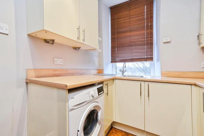 2 bed Apartment for sale Image 7