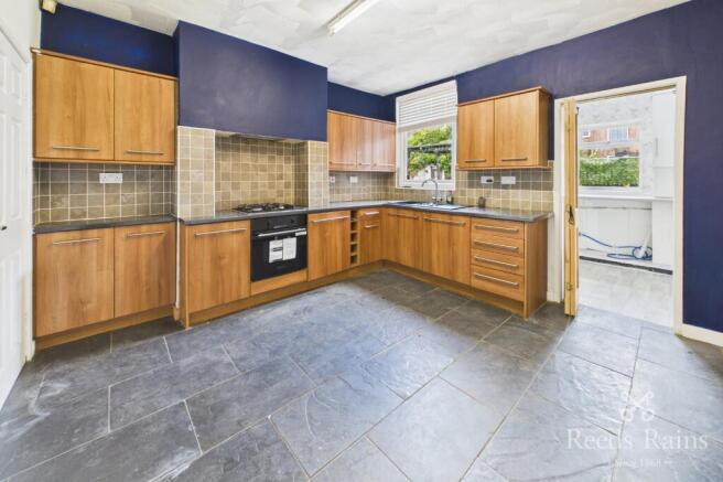 Kitchen/ Dining Room
