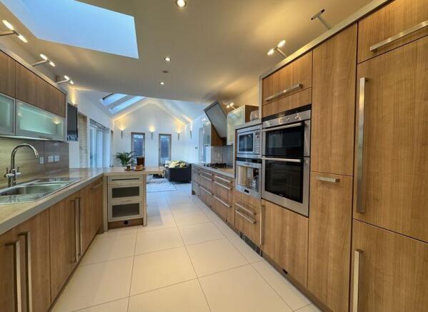 Breakfasting Kitchen