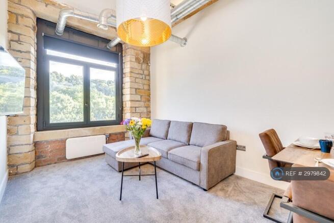 3 bed Flat to rent Image 6