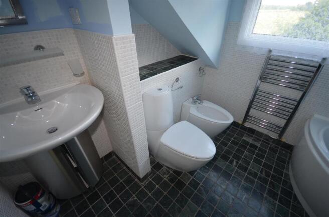 ensuite.JPG