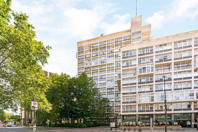 2-bed flat on Newington Causeway, London Bridge, £325,000