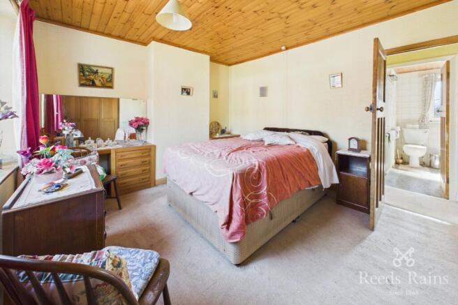 2 bed Semi-Detached for sale Image 11