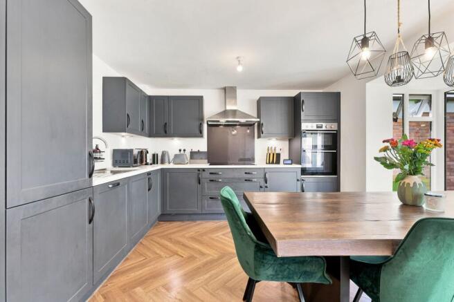 4 bed Detached for sale Image 7