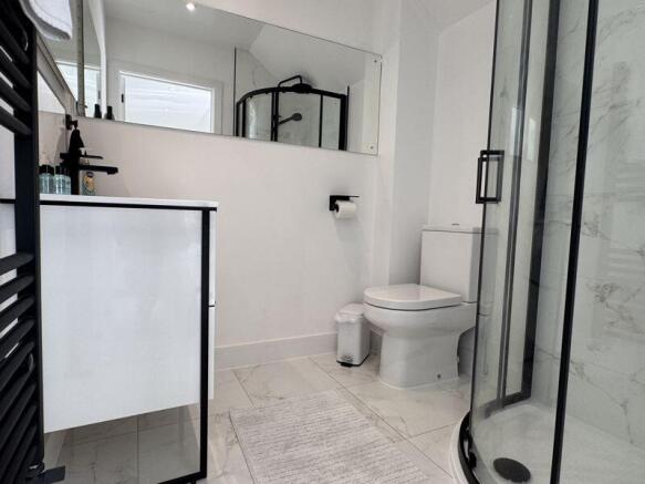 EN SUITE