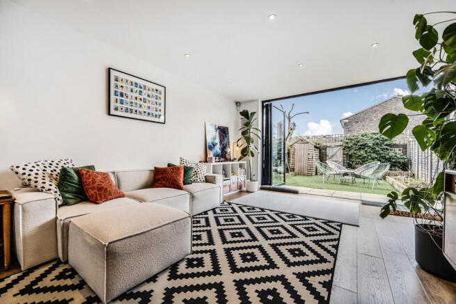 1425087-6-69b1946...