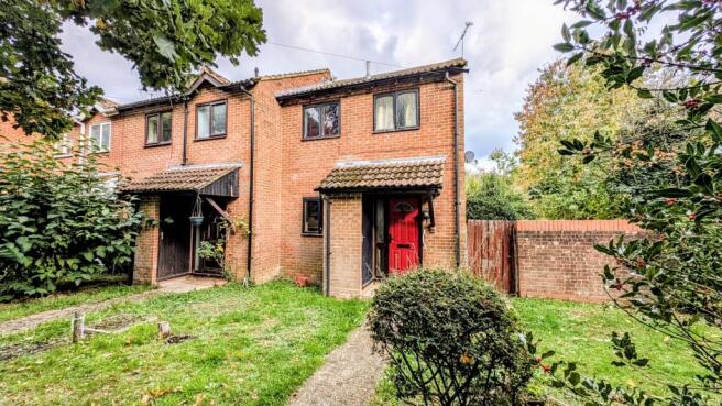 3-bed terraced on Amber Close, Bordon, Hampshire, GU35, £280,000