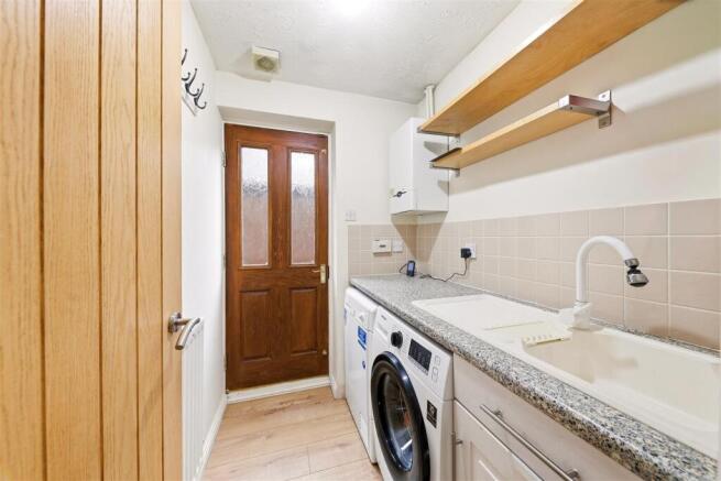 4 bed Detached for sale Image 9