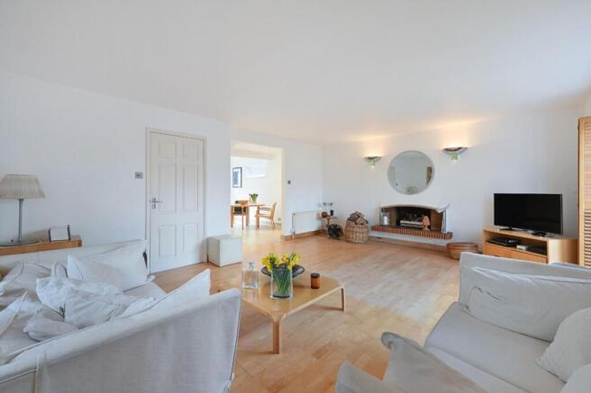 Bracken Path, Epsom, KT18 photo 3