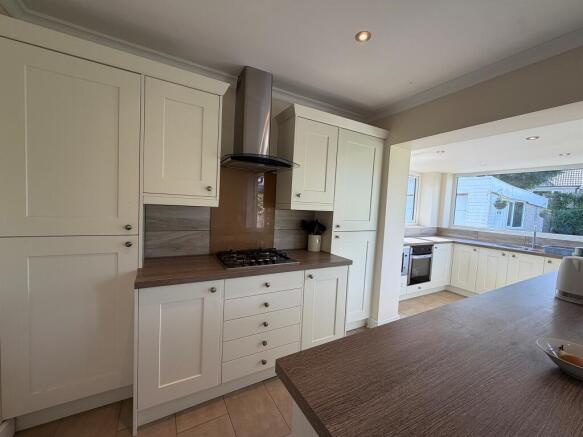 2 bed Semi-Detached Bungalow for sale Image 5