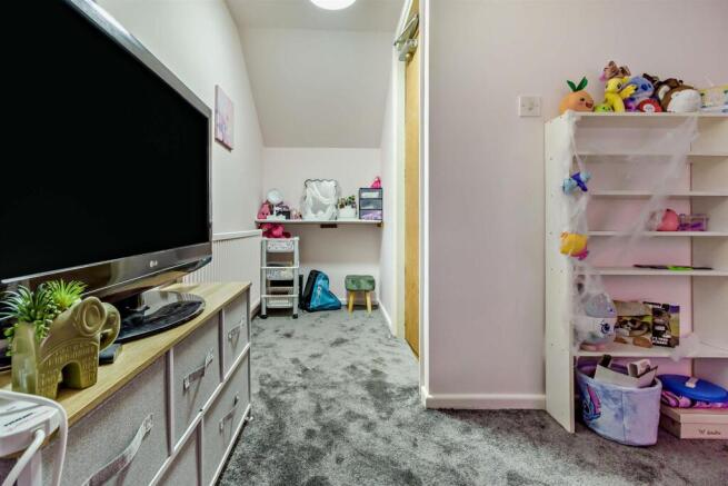 3 bed Terraced for sale Image 8