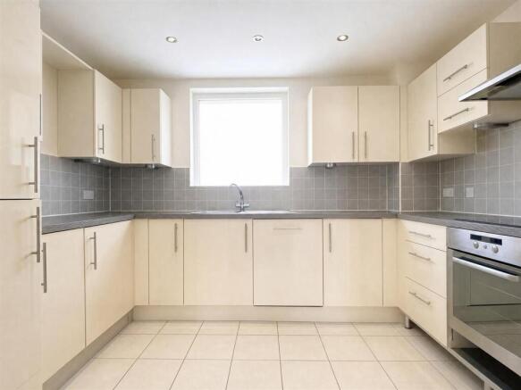 06-kitchen.jpg