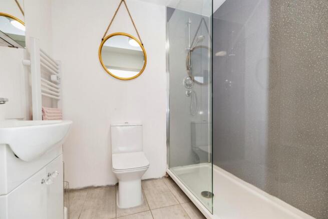 1 bed Flat for sale Image 9