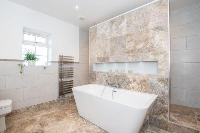 Family Bathroo...