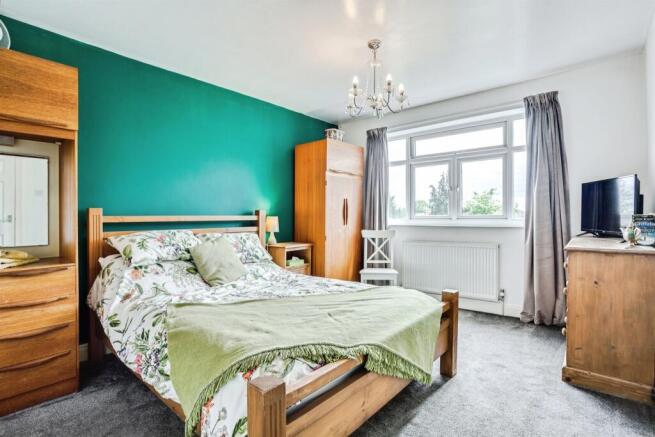3 bed Semi-Detached for sale Image 9