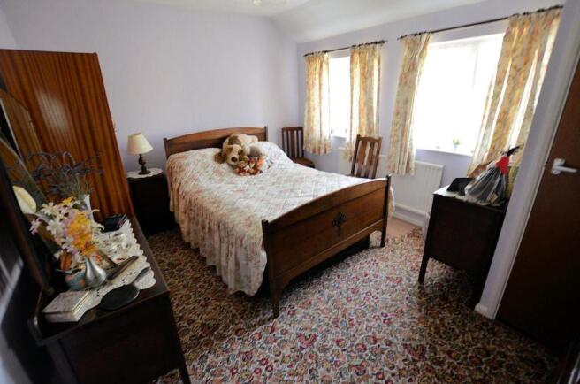 Bedroom 1.jpg