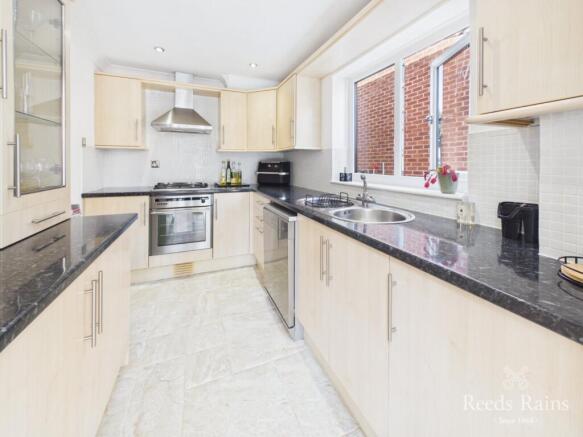 3 bed Detached for sale Image 7