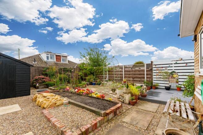 2 bed Semi-Detached Bungalow for sale Image 10