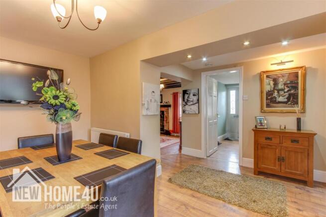 DINING ROOM: