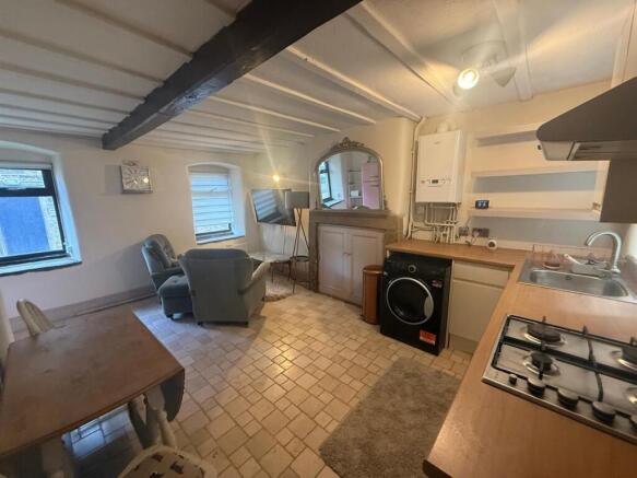 2 bed Cottage to rent Image 4
