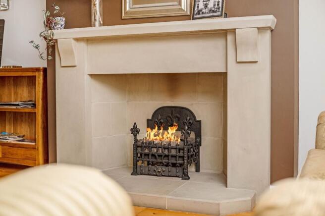 4 bed Semi-Detached for sale Image 7