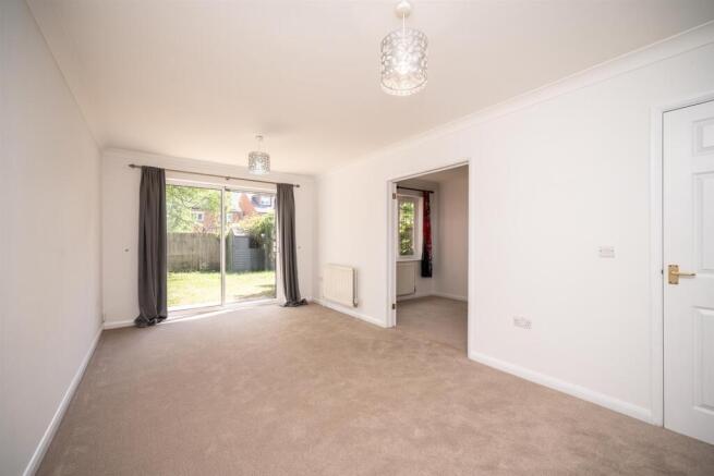 2-Langford-Close-1013.jpg