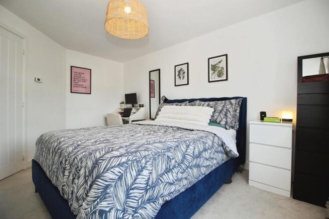 2 bed Flat for sale Image 10