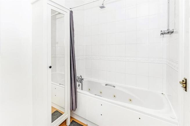 HO Ensuite 2.jpg