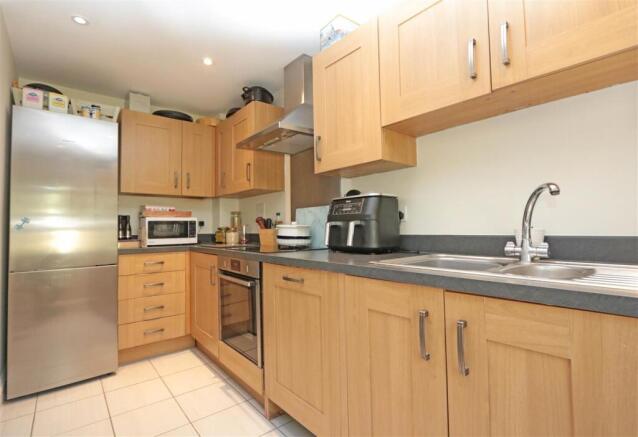 Kitchen2.jpg