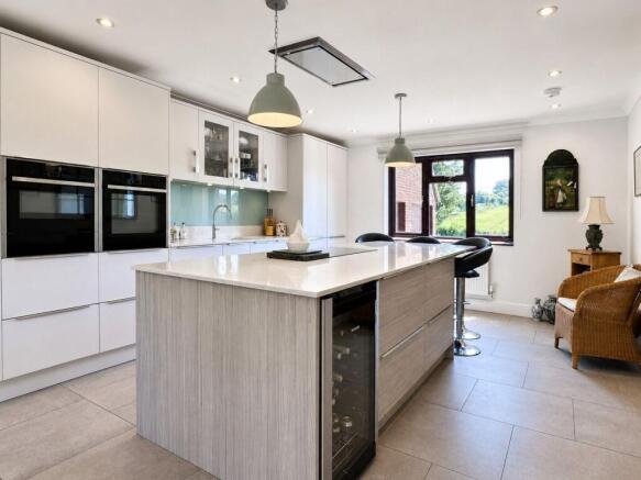 Springhaven, Gascoigne Lane, Ropley, SO24  photo 4