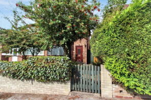 3, Deneway, Heaton Norris, Stockport SK4 2HU