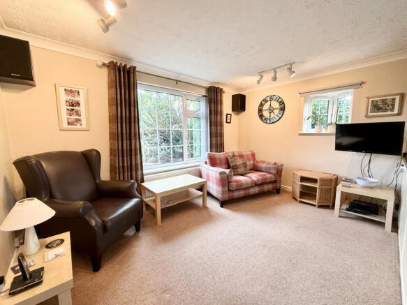 4 bed Detached for sale Image 9