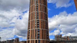 Flat 88, 1 Candle House, Wharf Approach, Holbeck, Leeds LS1 4GJ