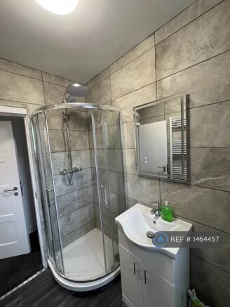 2 bed Flat to rent Image 6