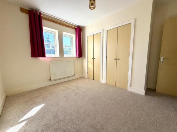 2 bed Apartment for sale Image 9