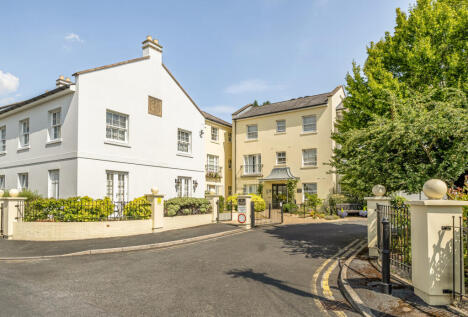 Commercial Street, Cheltenham, Gloucestershire, GL50